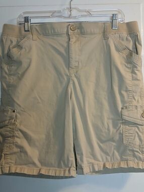 Lee Relaxed Fit Cargo Shorts Womens 16 Medium Khaki Mid Rise 8.5” Inseam Casual